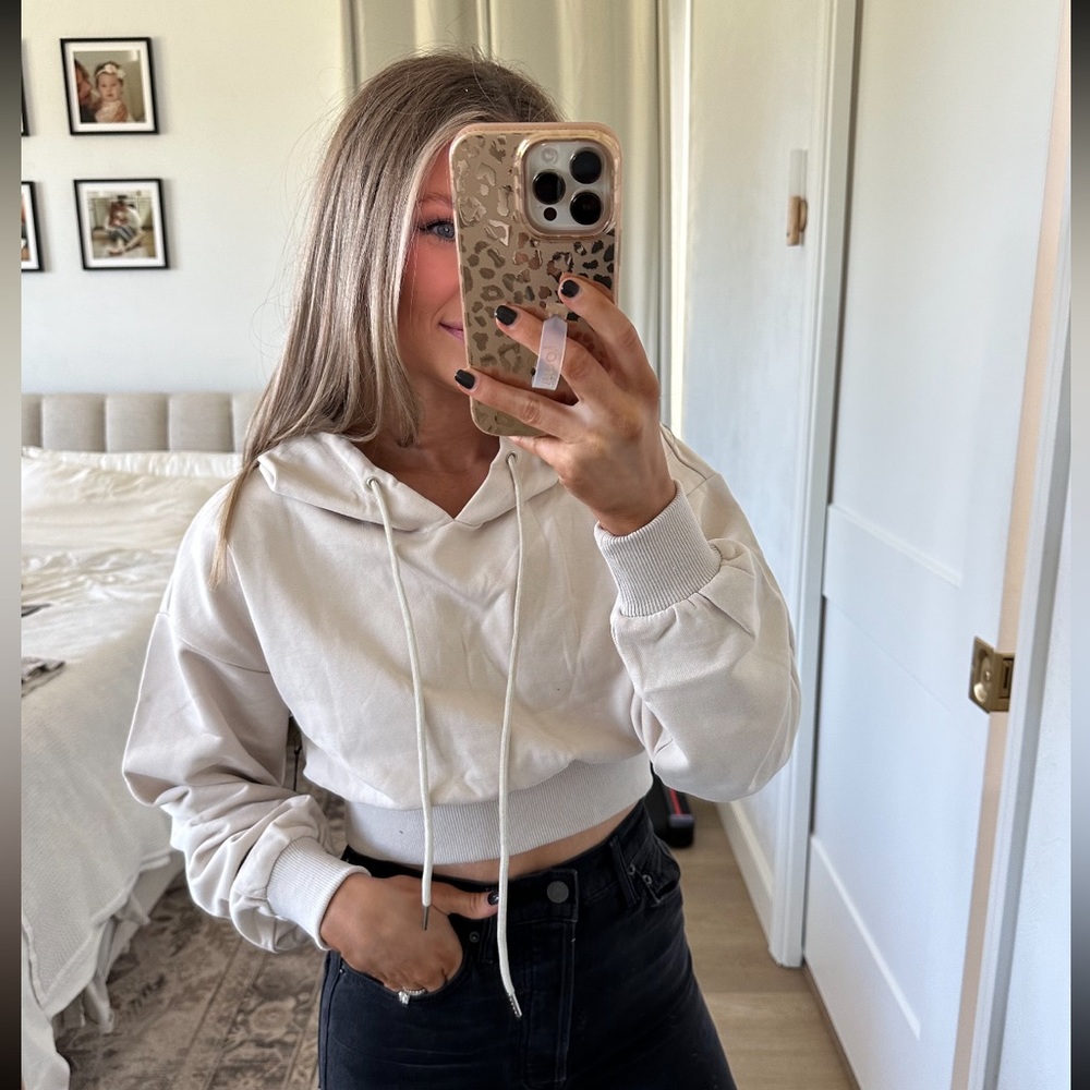 Cropped hoodie